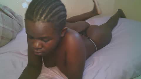 queen_latasha online show from 04/30/26, 07:47