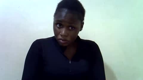 Snapshot of queen_leilla chatting on 05/03/26, 02:56 queen_leilla online show from 05/03/26, 02:56
