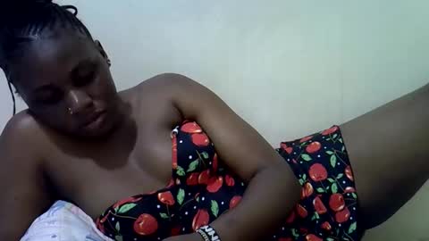 Snapshot of queen_leilla chatting on 05/18/26, 06:25 queen_leilla online show from 05/18/26, 06:25