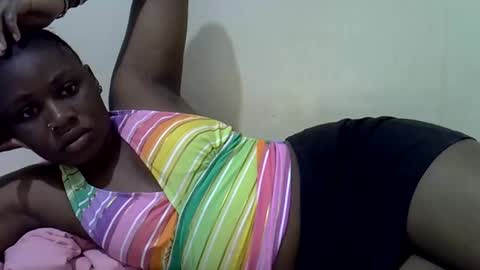 Snapshot of queen_leilla chatting on 05/20/26, 05:46 queen_leilla online show from 05/20/26, 05:46
