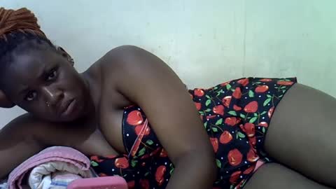 queen_leilla online show from 06/27/26, 06:18