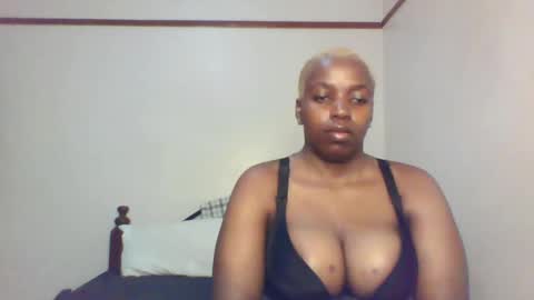 QUEEN online show from 03/06/25, 03:57