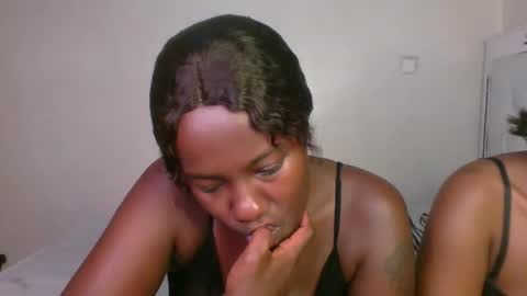 queen_mira online show from 09/11/25, 11:49