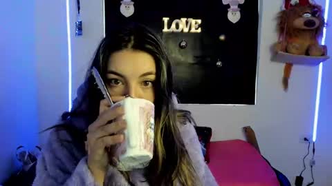 Snapshot of queen_natttyy chatting on 12/07/24, 12:24 queen_natttyy online show from 12/07/24, 12:24