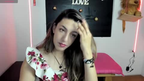 Snapshot of queen_natttyy chatting on 12/24/24, 04:33 queen_natttyy online show from 12/24/24, 04:33