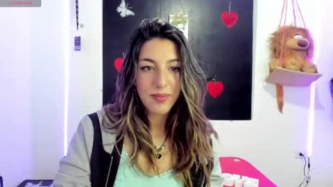 Snapshot of queen_natttyy chatting on 01/10/25, 05:05 queen_natttyy online show from 01/10/25, 05:05