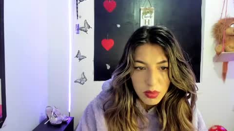 Snapshot of queen_natttyy chatting on 02/18/25, 01:00 queen_natttyy online show from 02/18/25, 01:00