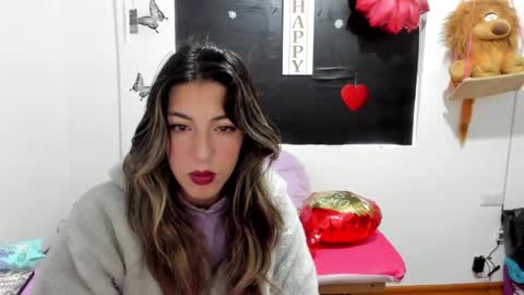 Snapshot of queen_natttyy chatting on 02/24/25, 02:15 queen_natttyy online show from 02/24/25, 02:15