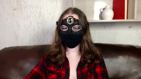 Snapshot of queen_nora chatting on 05/07/26, 10:26 Nora online show from 05/07/26, 10:26