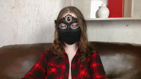 Snapshot of queen_nora chatting on 05/13/26, 11:00 Nora online show from 05/13/26, 11:00