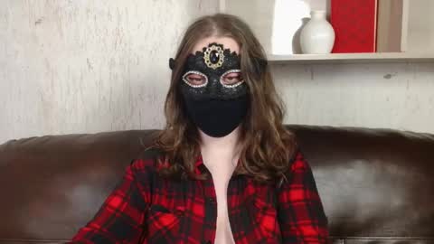 Snapshot of queen_nora chatting on 05/14/26, 11:00 Nora online show from 05/14/26, 11:00