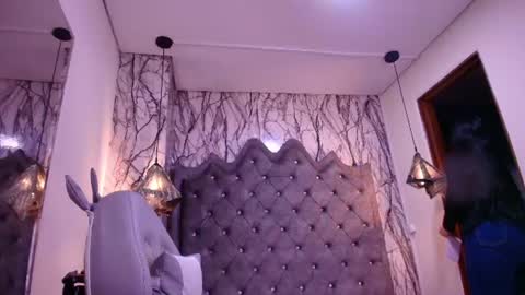 Snapshot of queen_nyxx chatting on 06/14/26, 02:09 QueenNyx online show from 06/14/26, 02:09