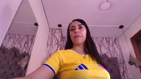 QueenNyx online show from 06/18/26, 02:01