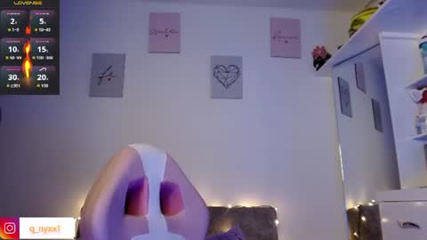 QueenNyx online show from 07/25/26, 06:11