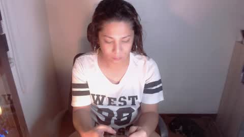 Snapshot of queen_of_all_queens chatting on 12/18/25, 11:49 samantha online show from 12/18/25, 11:49