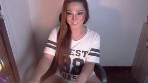Snapshot of queen_of_all_queens chatting on 01/12/26, 11:48 samantha online show from 01/12/26, 11:48