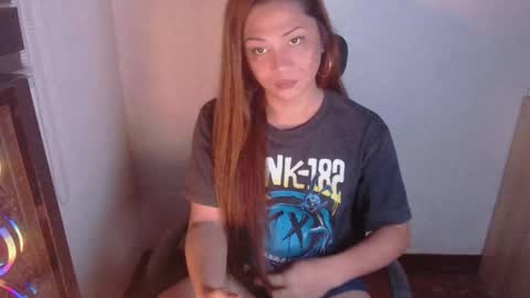 Snapshot of queen_of_all_queens chatting on 02/17/26, 02:13 samantha online show from 02/17/26, 02:13