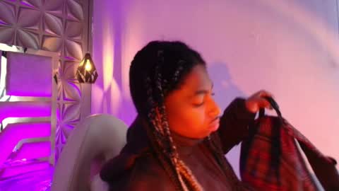 Snapshot of queen_perla_ chatting on 02/03/26, 11:15 online show from 02/03/26, 11:15