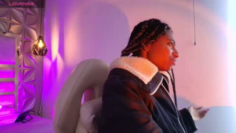 Snapshot of queen_perla_ chatting on 02/05/26, 11:26 online show from 02/05/26, 11:26
