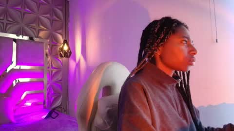 Snapshot of queen_perla_ chatting on 02/06/26, 11:13 online show from 02/06/26, 11:13