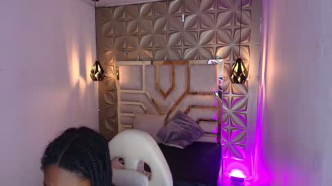 Snapshot of queen_perla_ chatting on 02/21/26, 11:55 online show from 02/21/26, 11:55
