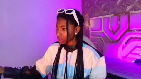 Snapshot of queen_perla_ chatting on 02/26/26, 12:04 online show from 02/26/26, 12:04