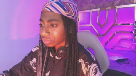 Snapshot of queen_perla_ chatting on 03/31/26, 12:05 online show from 03/31/26, 12:05