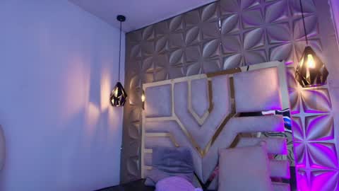 Snapshot of queen_perla_ chatting on 04/22/26, 12:07 online show from 04/22/26, 12:07