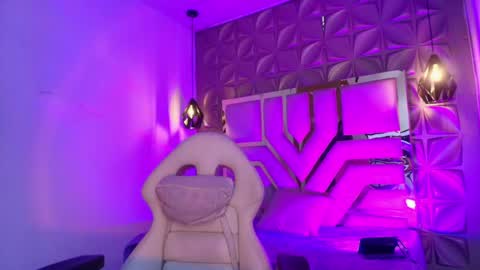 Snapshot of queen_perla_ chatting on 04/29/26, 11:58 online show from 04/29/26, 11:58