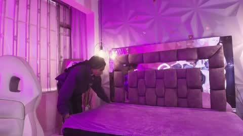 Snapshot of queen_perla_ chatting on 05/14/26, 12:12 online show from 05/14/26, 12:12
