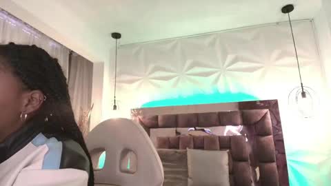 Snapshot of queen_perla_ chatting on 05/23/26, 12:09 online show from 05/23/26, 12:09