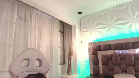 Snapshot of queen_perla_ chatting on 06/03/26, 11:57 online show from 06/03/26, 11:57