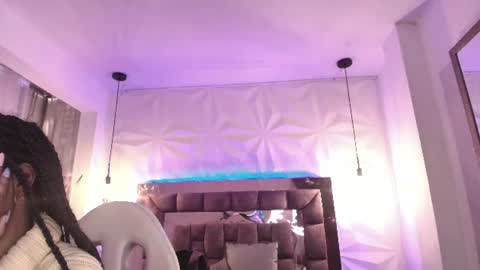 Snapshot of queen_perla_ chatting on 06/11/26, 12:03 online show from 06/11/26, 12:03