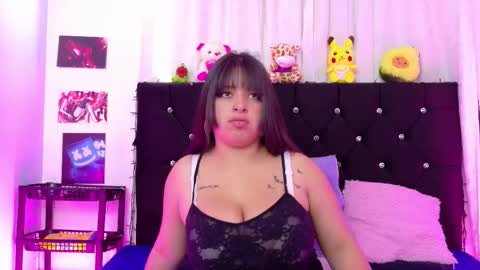 Snapshot of queen_salomme chatting on 10/16/25, 11:55 queen_salomme online show from 10/16/25, 11:55