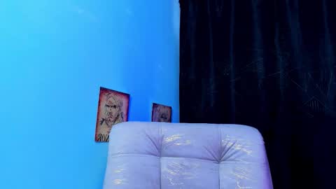 queen_salomme online show from 11/24/25, 10:42