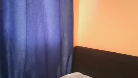 Snapshot of queen_sashavixen chatting on 11/17/25, 06:52 queen_sashavixen online show from 11/17/25, 06:52