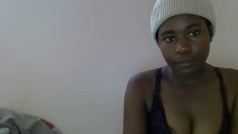 Snapshot of queen_sly chatting on 10/17/25, 09:23 queen_sly online show from 10/17/25, 09:23