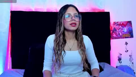 Snapshot of queen_stasy chatting on 09/18/25, 08:44 Valentina online show from 09/18/25, 08:44