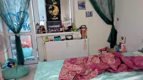 Snapshot of queen_x_joker chatting on 06/13/26, 01:20 queen_x_joker online show from 06/13/26, 01:20