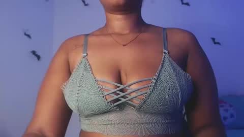 Ahlya  online show from 11/08/25, 02:45