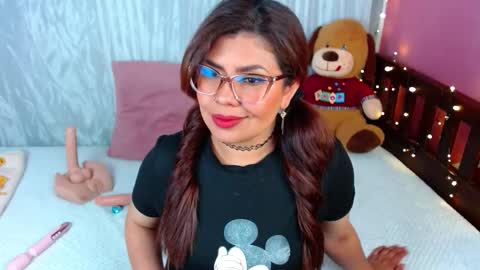 Snapshot of queenamazon_ chatting on 10/27/25, 03:16 Queenamazon  online show from 10/27/25, 03:16