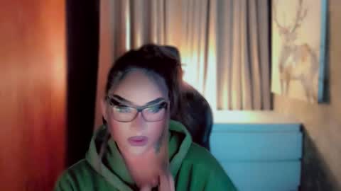 Snapshot of queenarthalia chatting on 03/27/26, 08:30 ARTHA online show from 03/27/26, 08:30