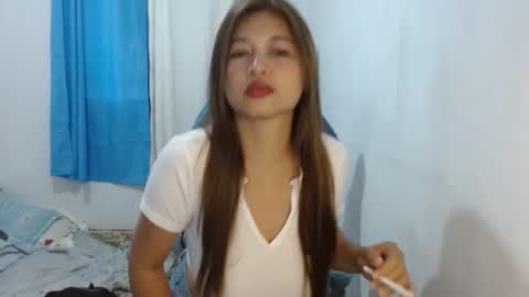 Snapshot of queenboba chatting on 12/22/24, 11:31 queen online show from 12/22/24, 11:31
