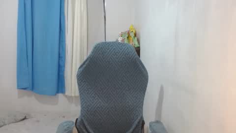 Snapshot of queenboba chatting on 01/06/25, 04:02 queen online show from 01/06/25, 04:02