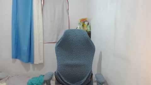 Snapshot of queenboba chatting on 01/13/25, 11:30 queen online show from 01/13/25, 11:30
