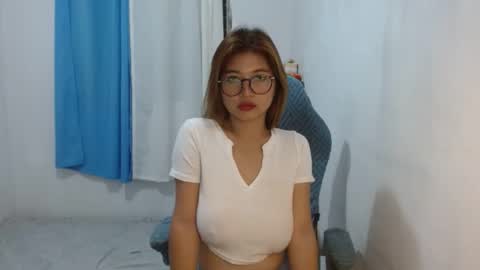 Snapshot of queenboba chatting on 03/06/25, 08:27 queen online show from 03/06/25, 08:27