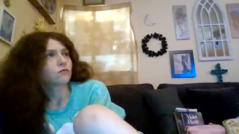 queencrimsonlvx online show from 07/17/26, 05:58