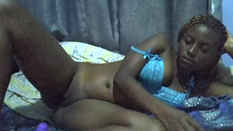 Snapshot of queendivabloom chatting on 07/22/26, 06:43 Diva online show from 07/22/26, 06:43