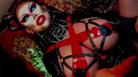 Wanda Luna online show from 12/13/24, 04:00