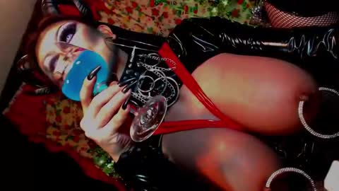 Wanda Luna online show from 12/28/24, 05:14